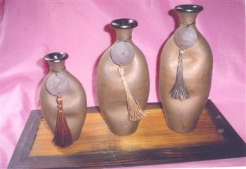 3s Tassel Vase.jpg